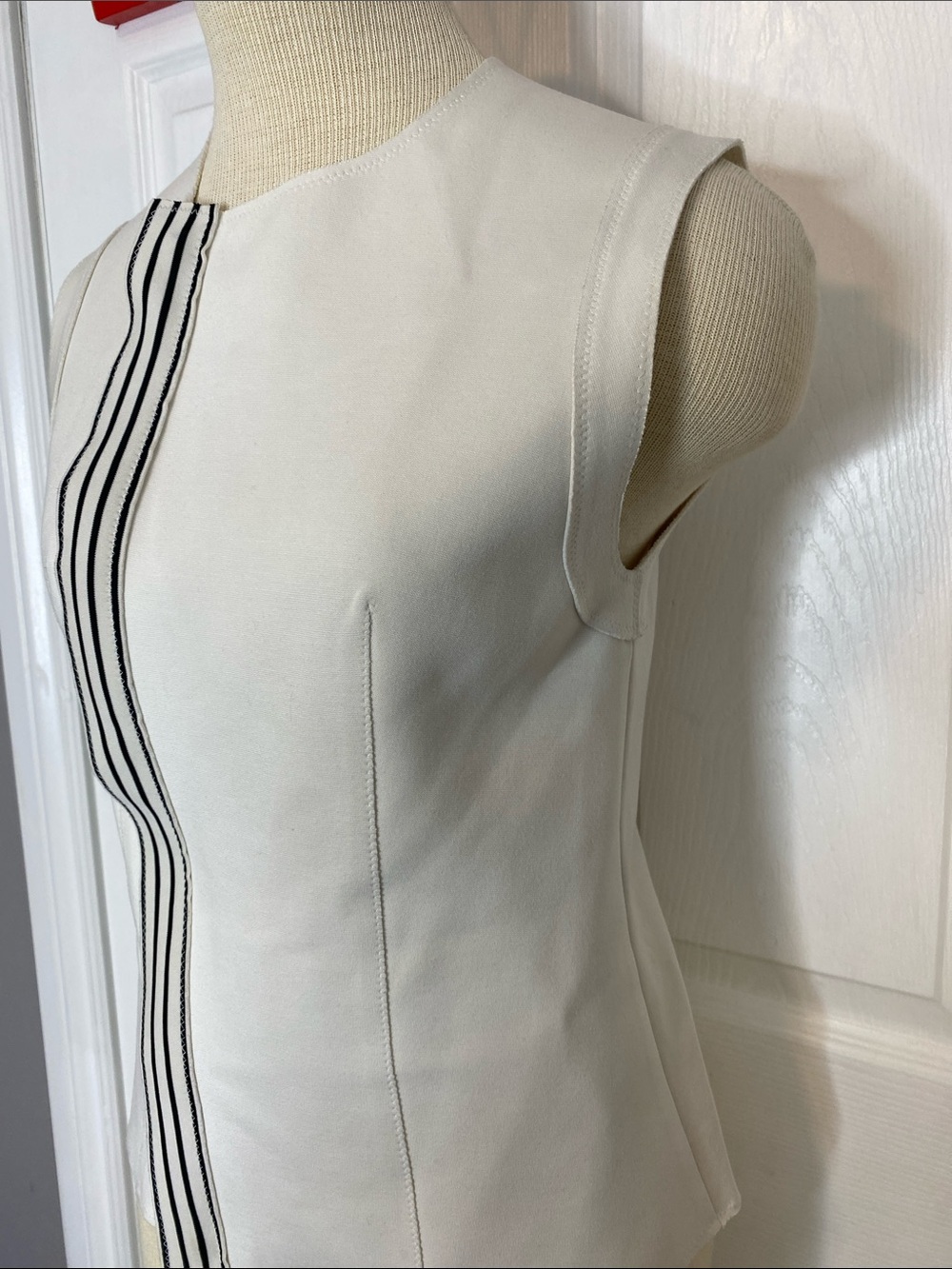 Marie Saint Pierre White Asymmetrical Structured Knit Tank Top 2 Made in Canada - Picture 5 of 15